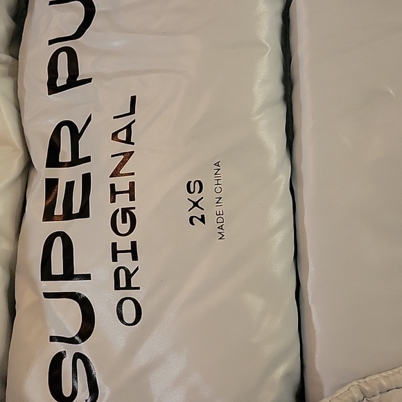 Aritzia TNA Superpuff - Picture 3 of 8